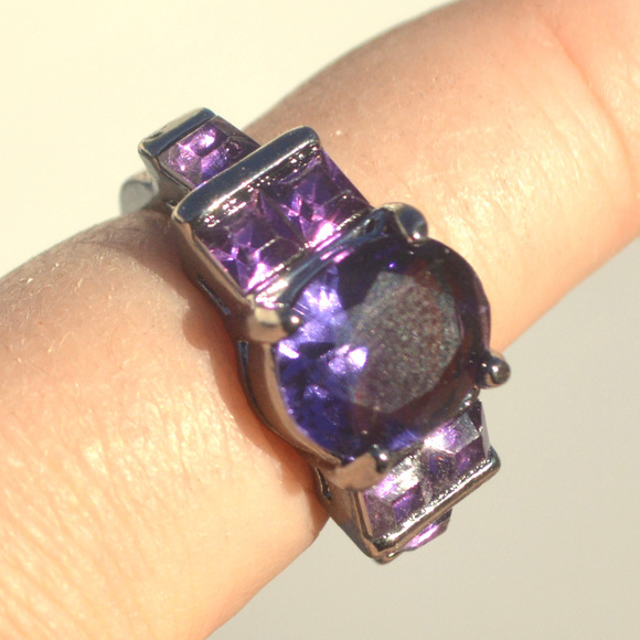 Jewelry - Purple Amethyst Black Gold 18k Ring Size 7 Dinner